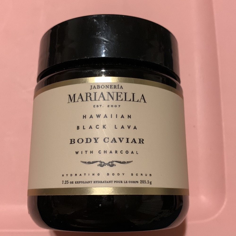 🌟 Hawaiian black lava body caviar with charcoal